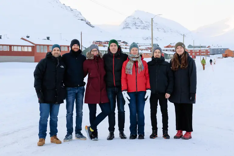 Foto av arbeidsgruppen på Svalbard.