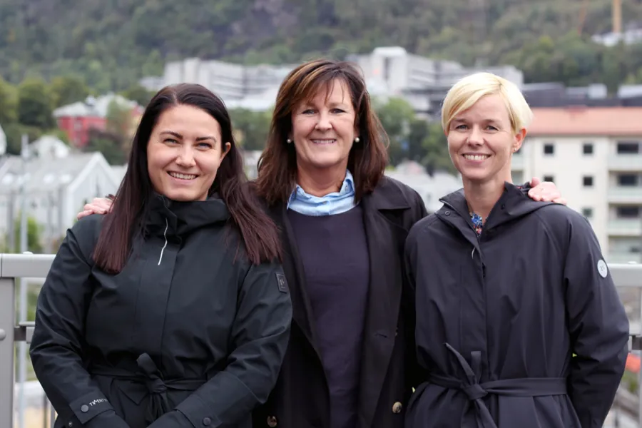 Portrett av June Indrevær, Tove Furnes Dyrdal og Silje Knudtsen.