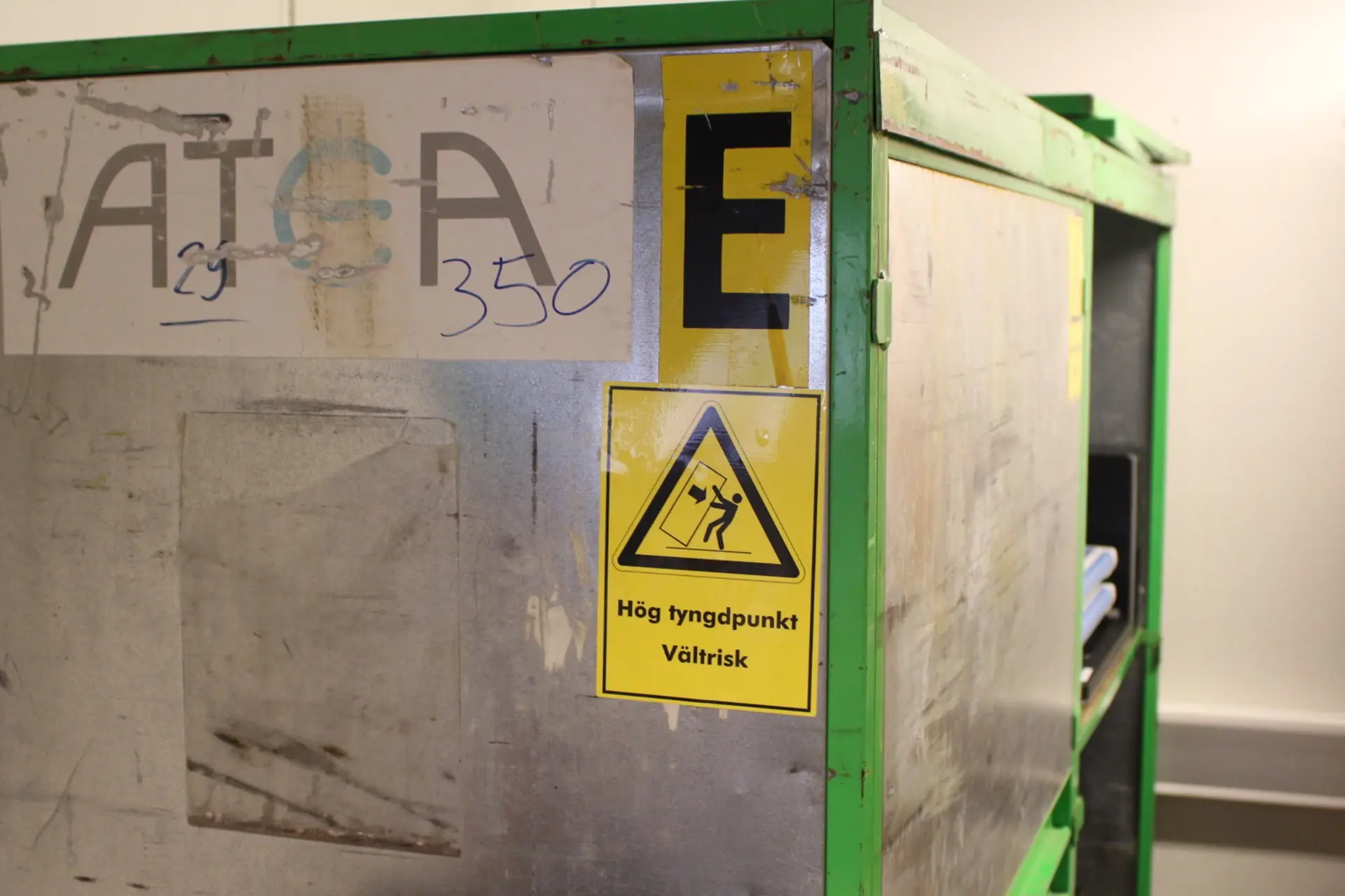 Bilde av stor boks med PCer