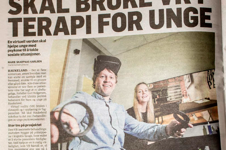 Avisoppslag med bilde av en person med VR-briller